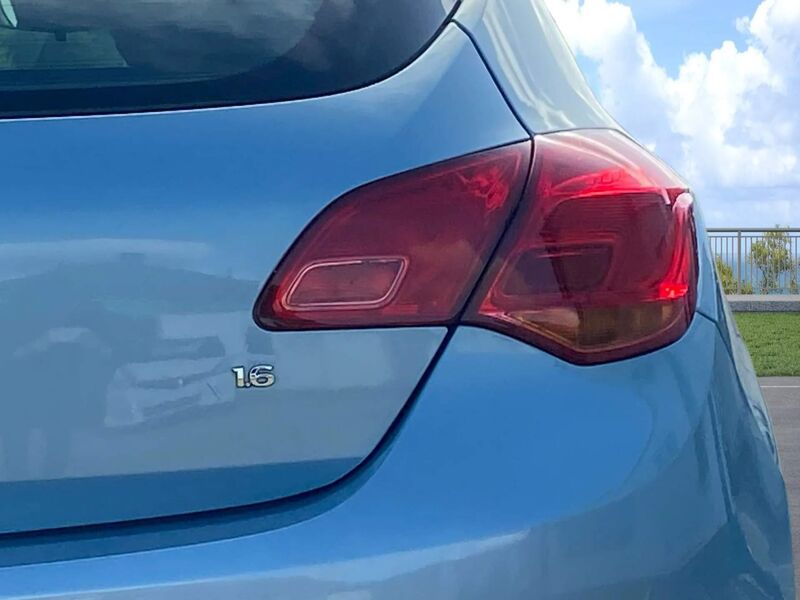 VAUXHALL ASTRA 1.6 16v Exclusiv Auto Euro 5 5dr 2010