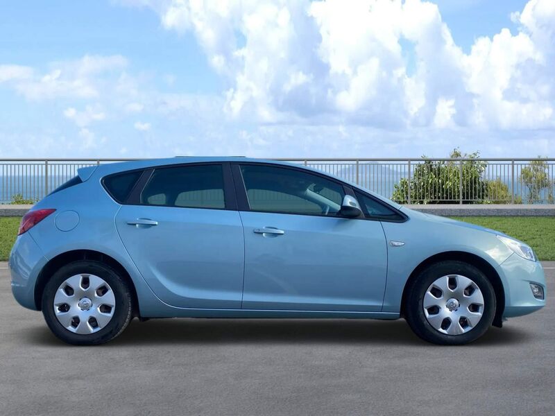 VAUXHALL ASTRA 1.6 16v Exclusiv Auto Euro 5 5dr 2010