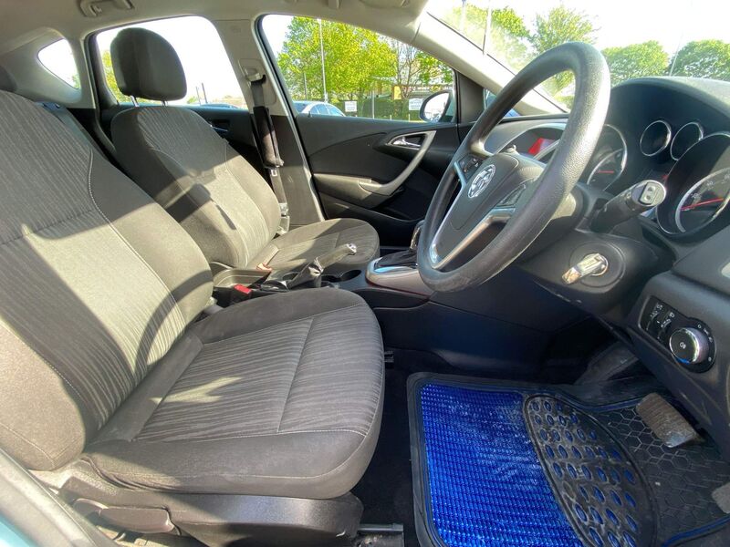 VAUXHALL ASTRA 1.6 16v Exclusiv Auto Euro 5 5dr 2010