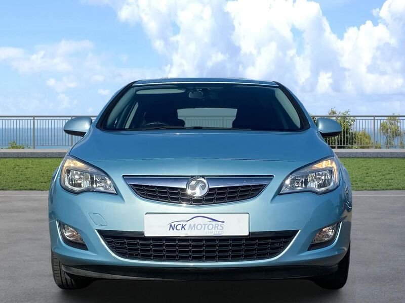 VAUXHALL ASTRA 1.6 16v Exclusiv Auto Euro 5 5dr 2010