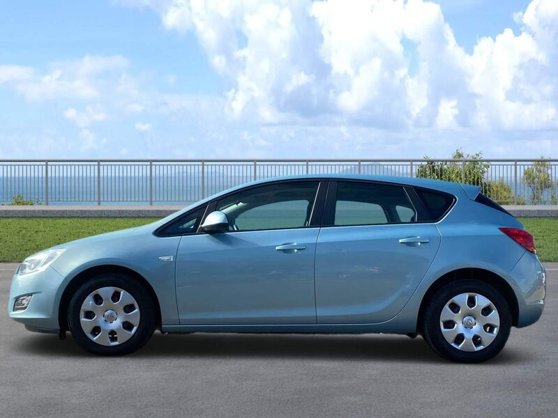 VAUXHALL ASTRA 1.6 16v Exclusiv Auto Euro 5 5dr 2010