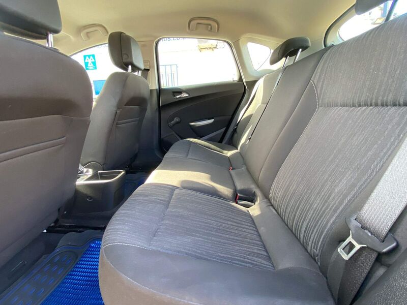 VAUXHALL ASTRA 1.6 16v Exclusiv Auto Euro 5 5dr 2010