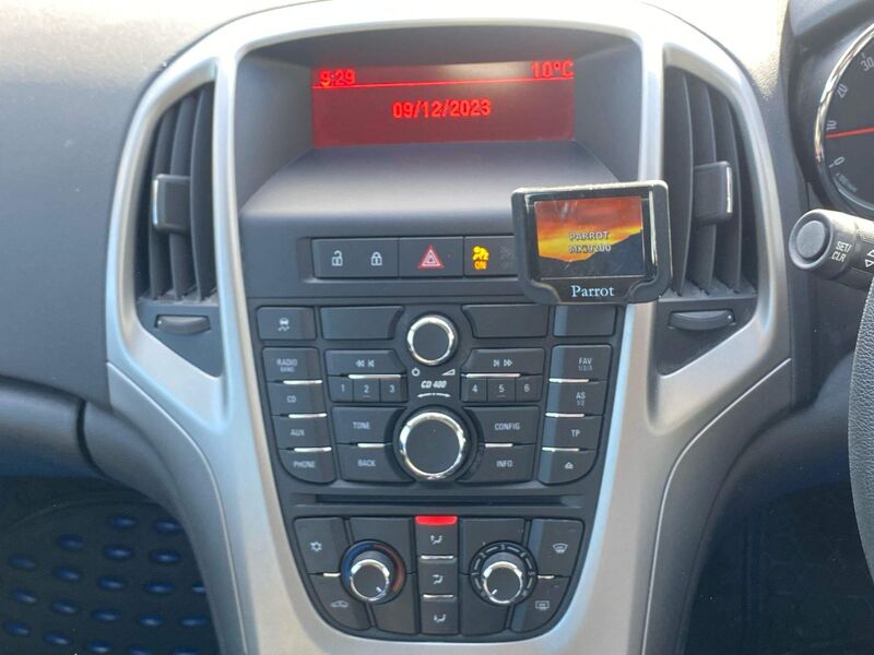 VAUXHALL ASTRA 1.6 16v Exclusiv Auto Euro 5 5dr 2010