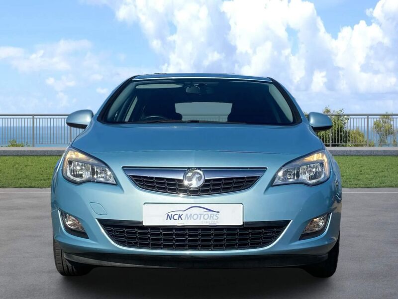 VAUXHALL ASTRA 1.6 16v Exclusiv Auto Euro 5 5dr 2010