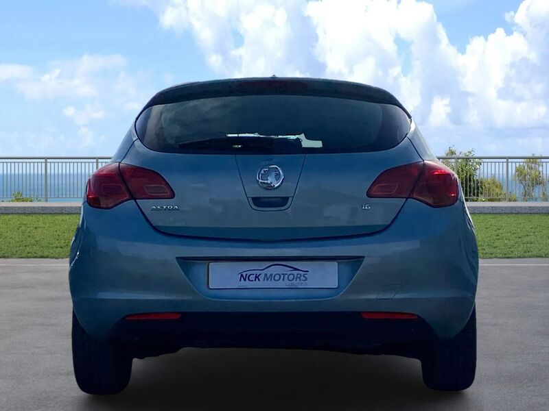 VAUXHALL ASTRA 1.6 16v Exclusiv Auto Euro 5 5dr 2010