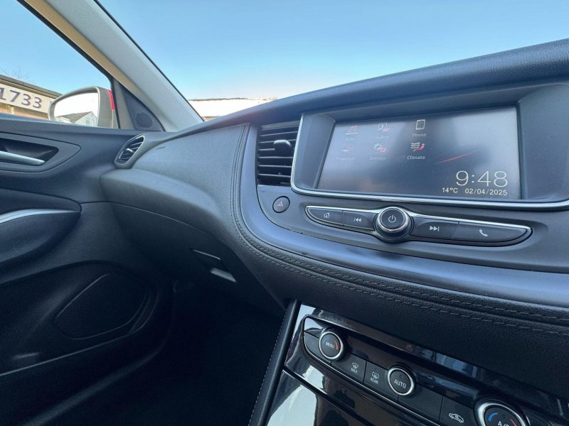 VAUXHALL GRANDLAND X 1.2 Turbo SE Euro 6 (s/s) 5dr 2018