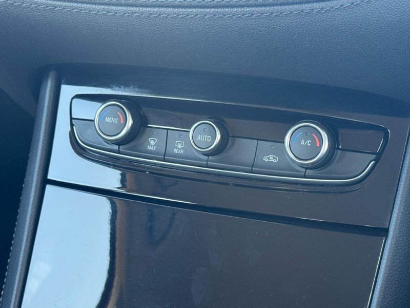 VAUXHALL GRANDLAND X 1.2 Turbo SE Euro 6 (s/s) 5dr 2018