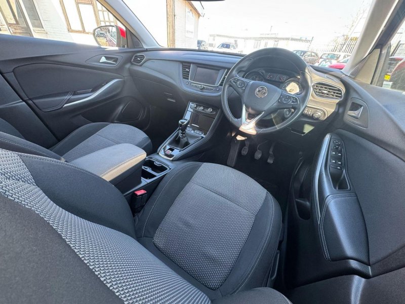 VAUXHALL GRANDLAND X 1.2 Turbo SE Euro 6 (s/s) 5dr 2018