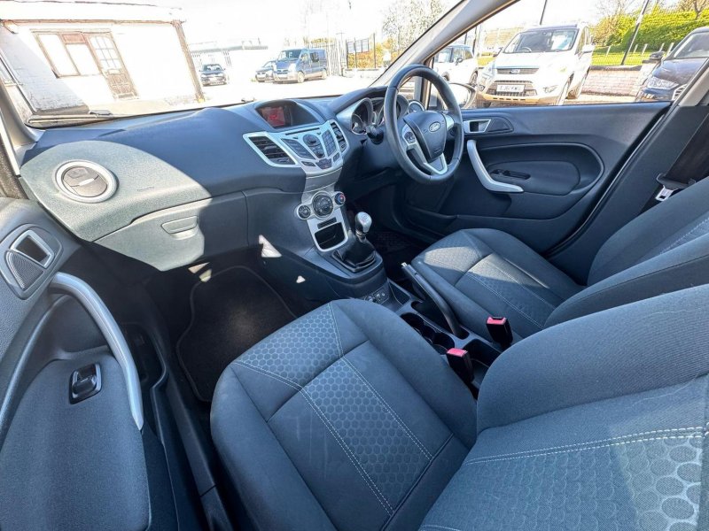 FORD FIESTA 1.4 Zetec 5dr 2011