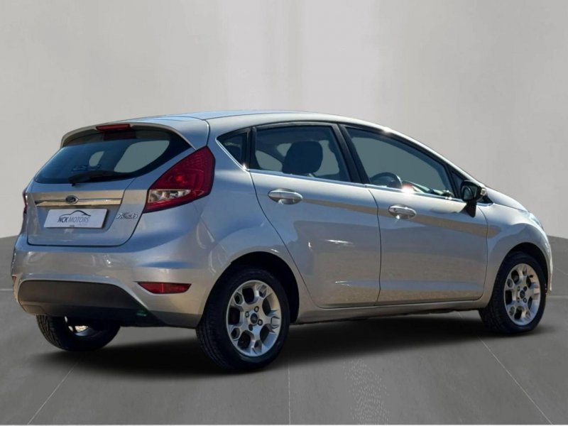 FORD FIESTA 1.4 Zetec 5dr 2011