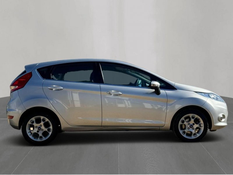 FORD FIESTA 1.4 Zetec 5dr 2011
