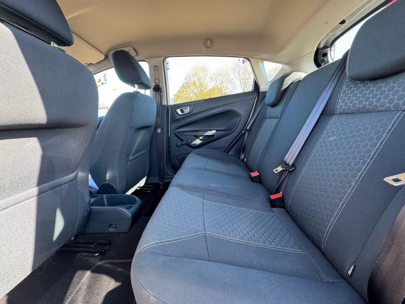 FORD FIESTA 1.4 Zetec 5dr 2011
