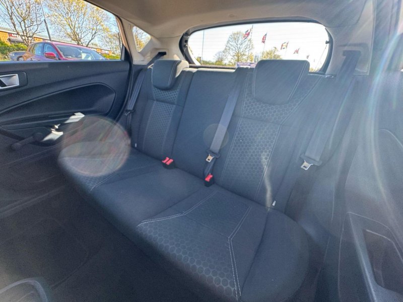 FORD FIESTA 1.4 Zetec 5dr 2011