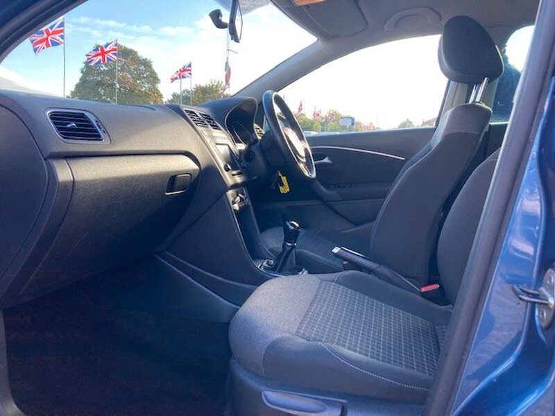 VOLKSWAGEN POLO MATCH TSI 2016