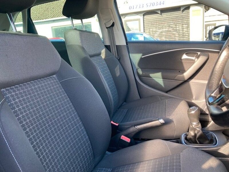 VOLKSWAGEN POLO MATCH TSI 2016