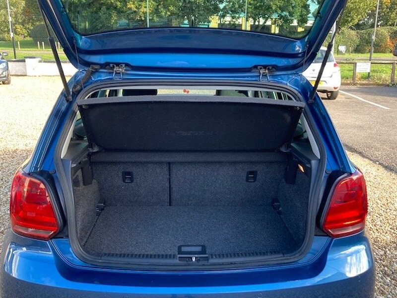 VOLKSWAGEN POLO MATCH TSI 2016