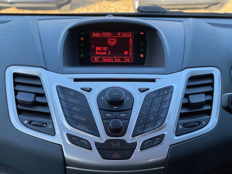 FORD FIESTA TITANIUM 2010
