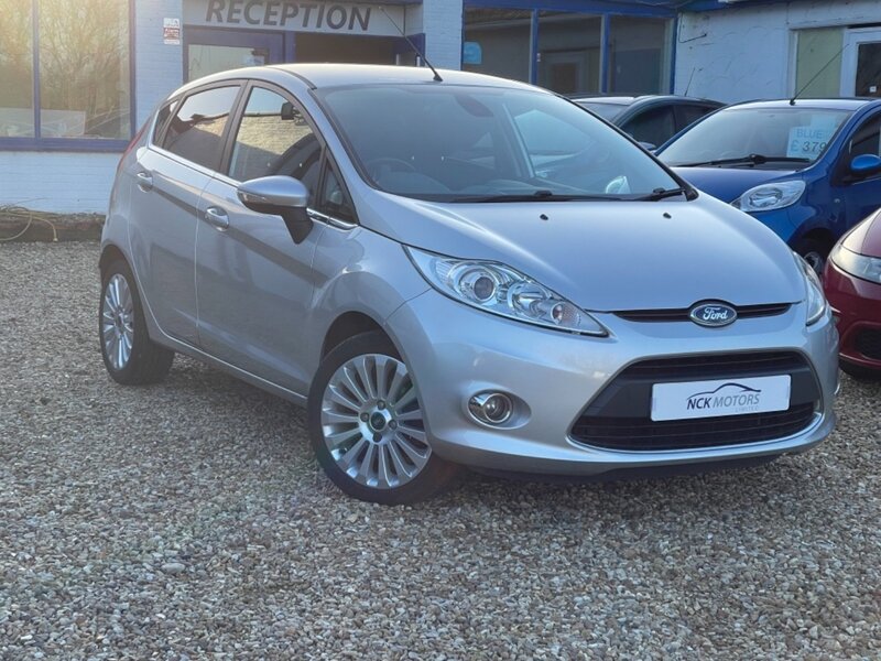 FORD FIESTA TITANIUM 2010
