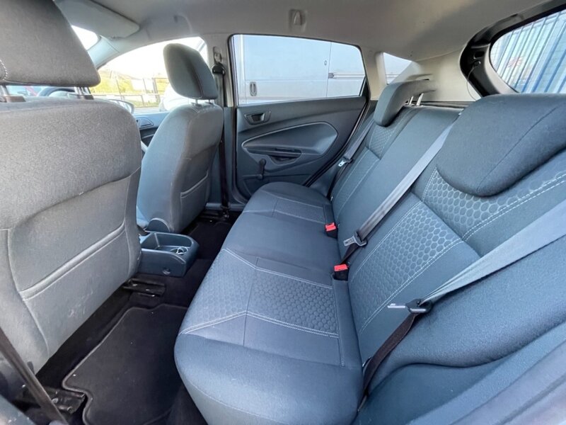 FORD FIESTA TITANIUM 2010