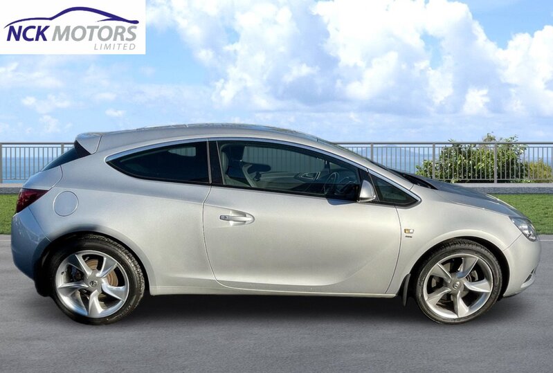 VAUXHALL ASTRA GTC SRI 2013