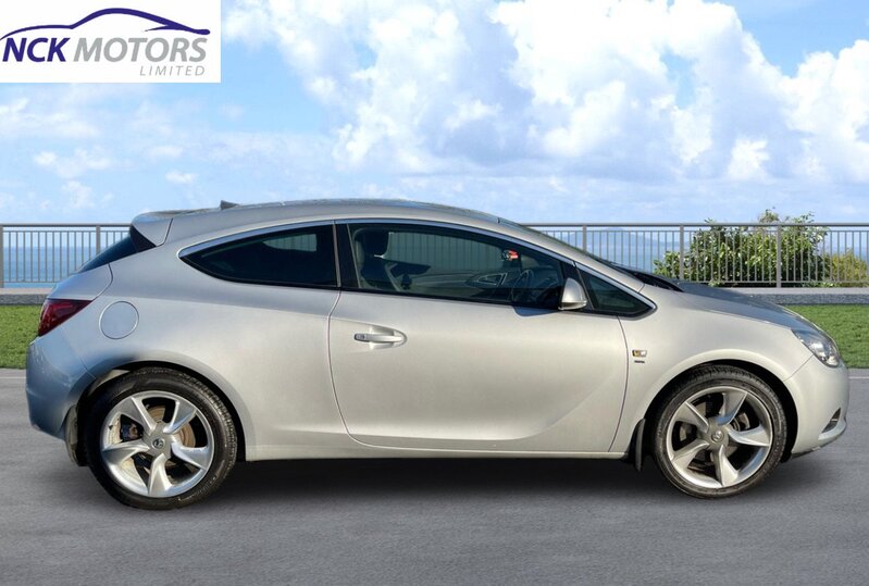 VAUXHALL ASTRA GTC SRI 2013