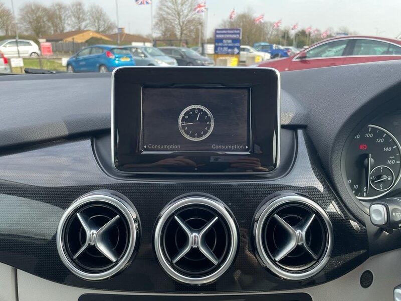 MERCEDES-BENZ B CLASS B200 CDI BLUEEFFICIENCY SE 2012