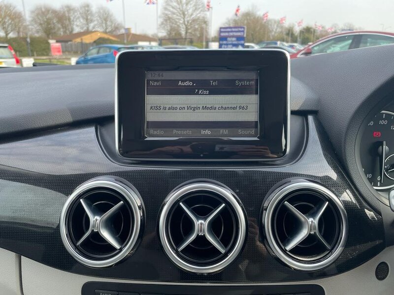 MERCEDES-BENZ B CLASS B200 CDI BLUEEFFICIENCY SE 2012