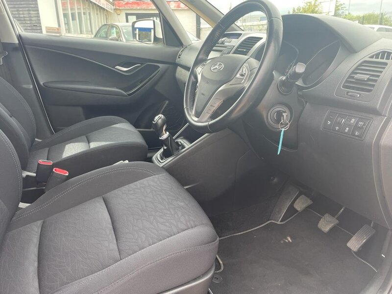 HYUNDAI IX20 ACTIVE 2012