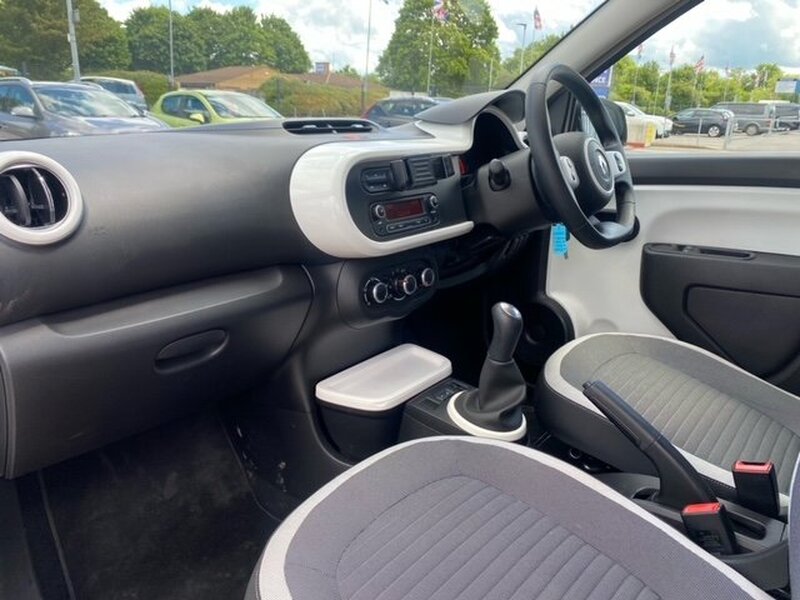RENAULT TWINGO PLAY SCE 2016