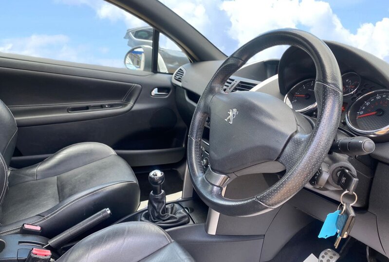 PEUGEOT 207 CC ALLURE 2013
