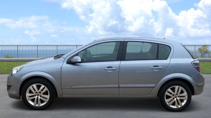 VAUXHALL ASTRA SXI 2009