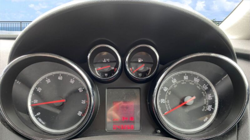VAUXHALL ASTRA SXI 2009