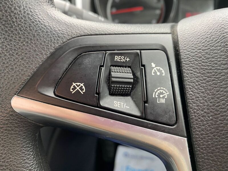 VAUXHALL ASTRA SXI 2009