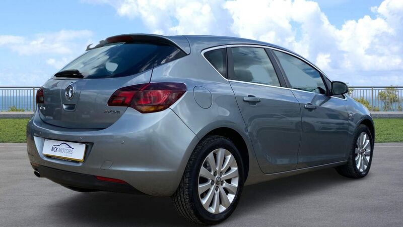 VAUXHALL ASTRA 2.0 CDTi ecoFLEX Elite Euro 5 (s/s) 5dr 2012