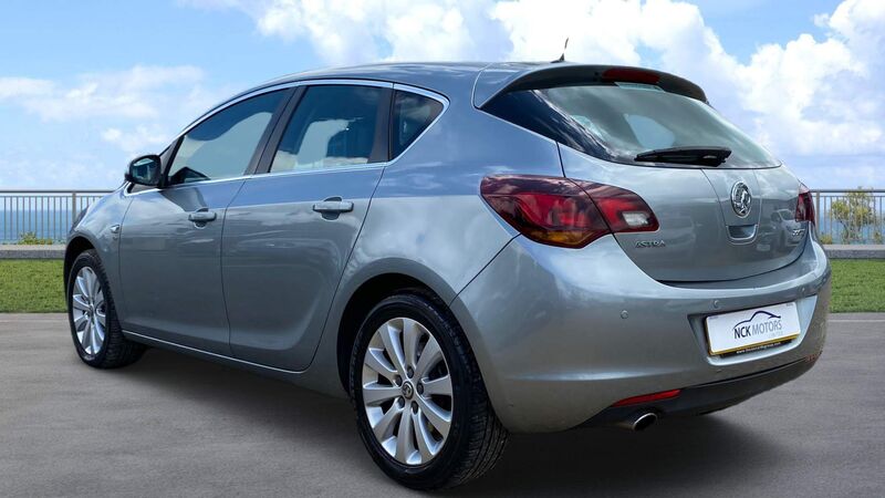 VAUXHALL ASTRA 2.0 CDTi ecoFLEX Elite Euro 5 (s/s) 5dr 2012