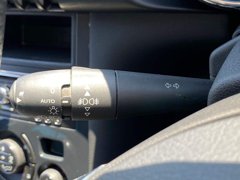 PEUGEOT 3008 1.6 HDi Allure Euro 5 5dr 2014